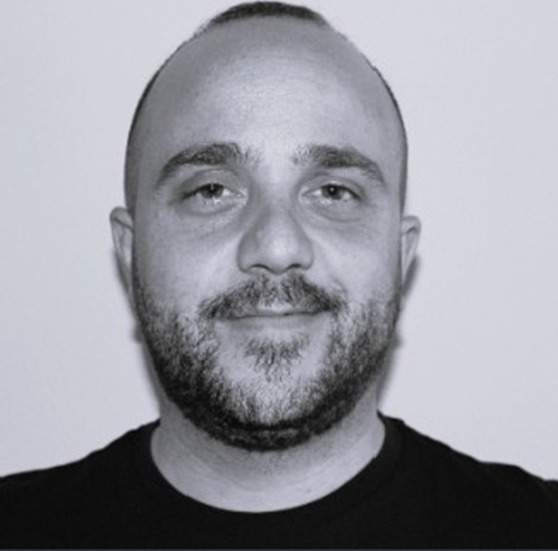 Dott. Giuseppe Vincenti al lavoro in laboratorio